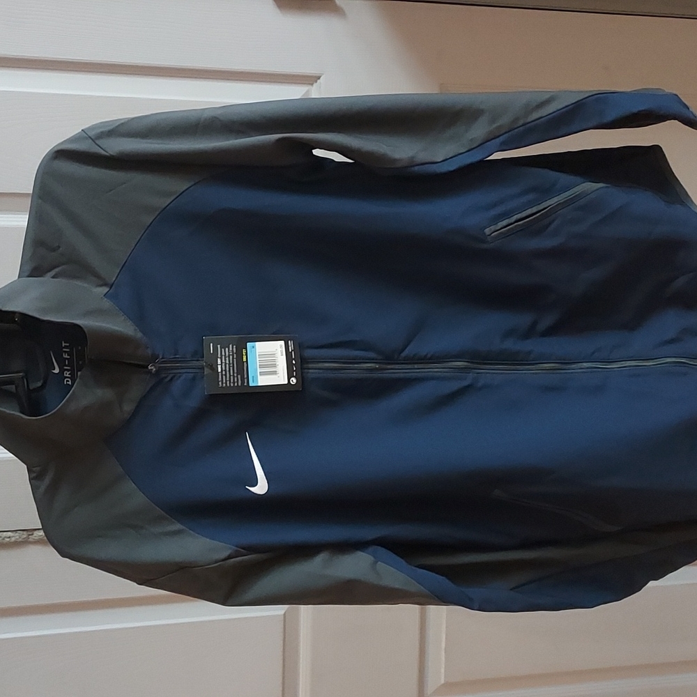 Nike drifit lightweight jacket